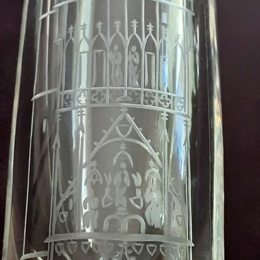 Czech PRAHA Castle | St. Vitus Cathedral Etched Crystal Vase 10